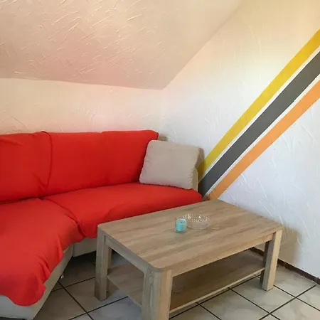 Grosse In Nesse Mit Garten Und Terrasse شقة