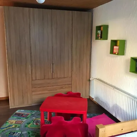 Grosse In Nesse Mit Garten Und Terrasse دورنوم