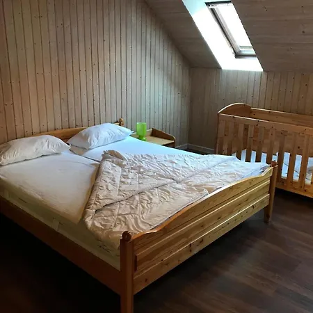 Grosse In Nesse Mit Garten Und Terrasse شقة