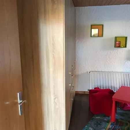 Grosse In Nesse Mit Garten Und Terrasse دورنوم
